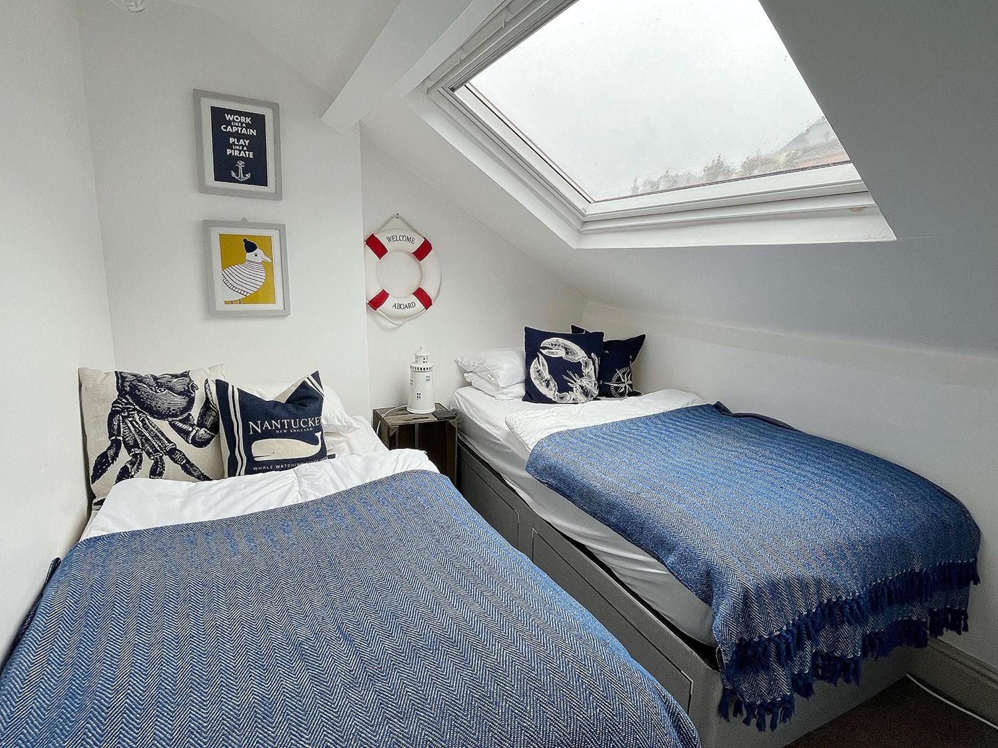Nancie'S Place - Dartmouth Town Center With Private Parking - A Traditional Georgian Private Duplex Apartment - Beautifully Refurbished - Two Bedrooms, Bathroom, Kitchen And Lounge Diner Exteriér fotografie