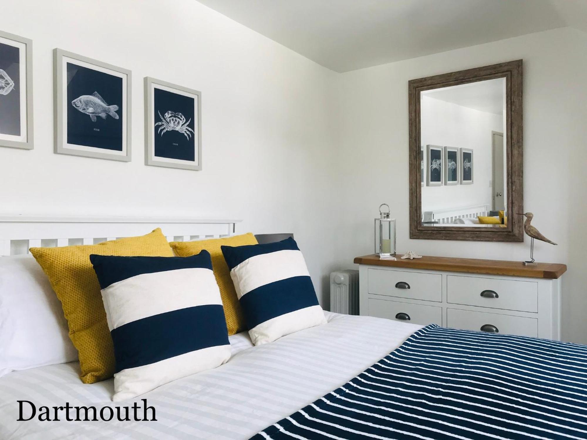 Nancie'S Place - Dartmouth Town Center With Private Parking - A Traditional Georgian Private Duplex Apartment - Beautifully Refurbished - Two Bedrooms, Bathroom, Kitchen And Lounge Diner Exteriér fotografie